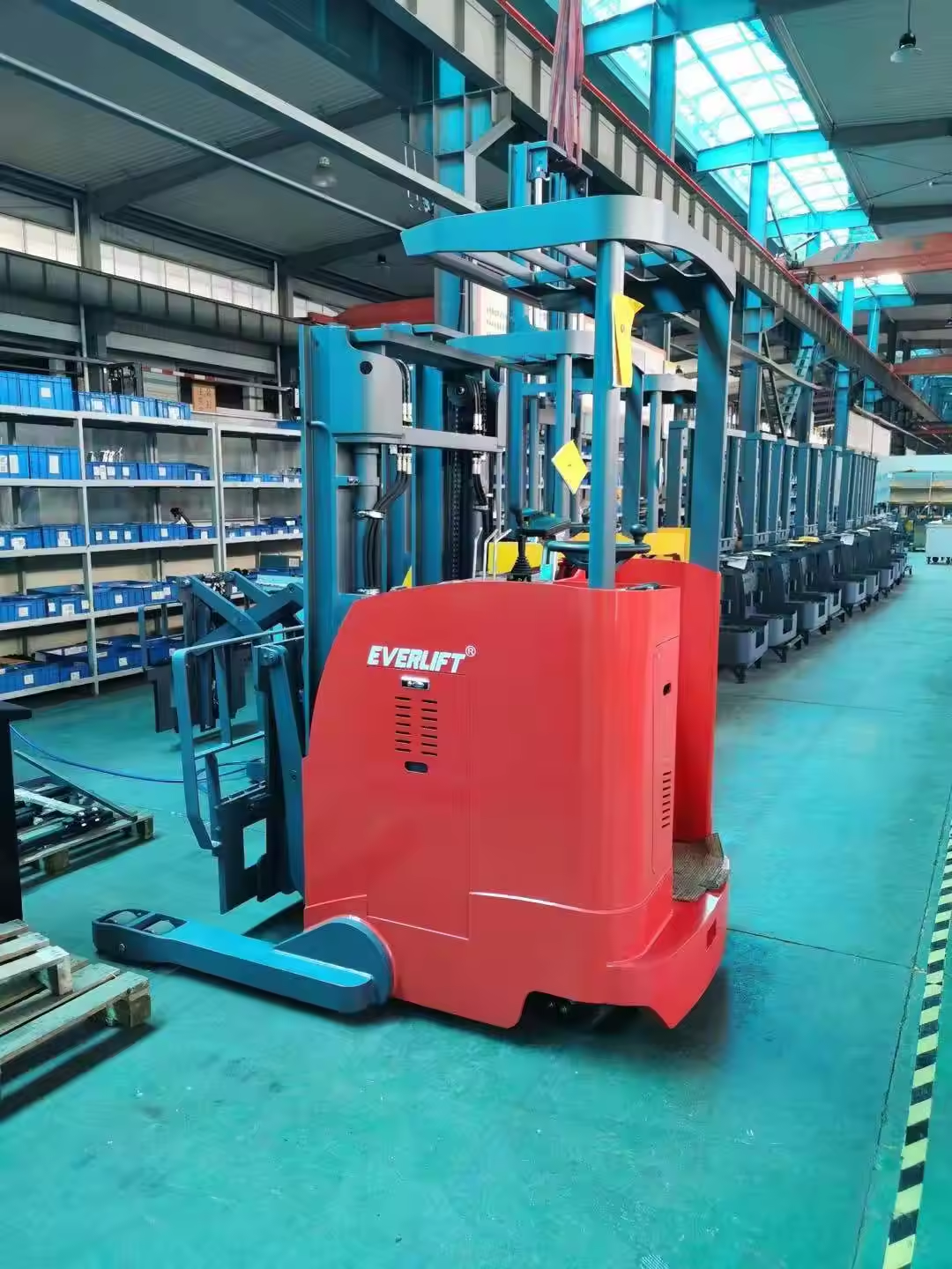 Everlift 2 тонны 6 м двойной ножничный ричтрак электрический вилочный погрузчик-штабелер с узким проходом китайский вилочный погрузчик