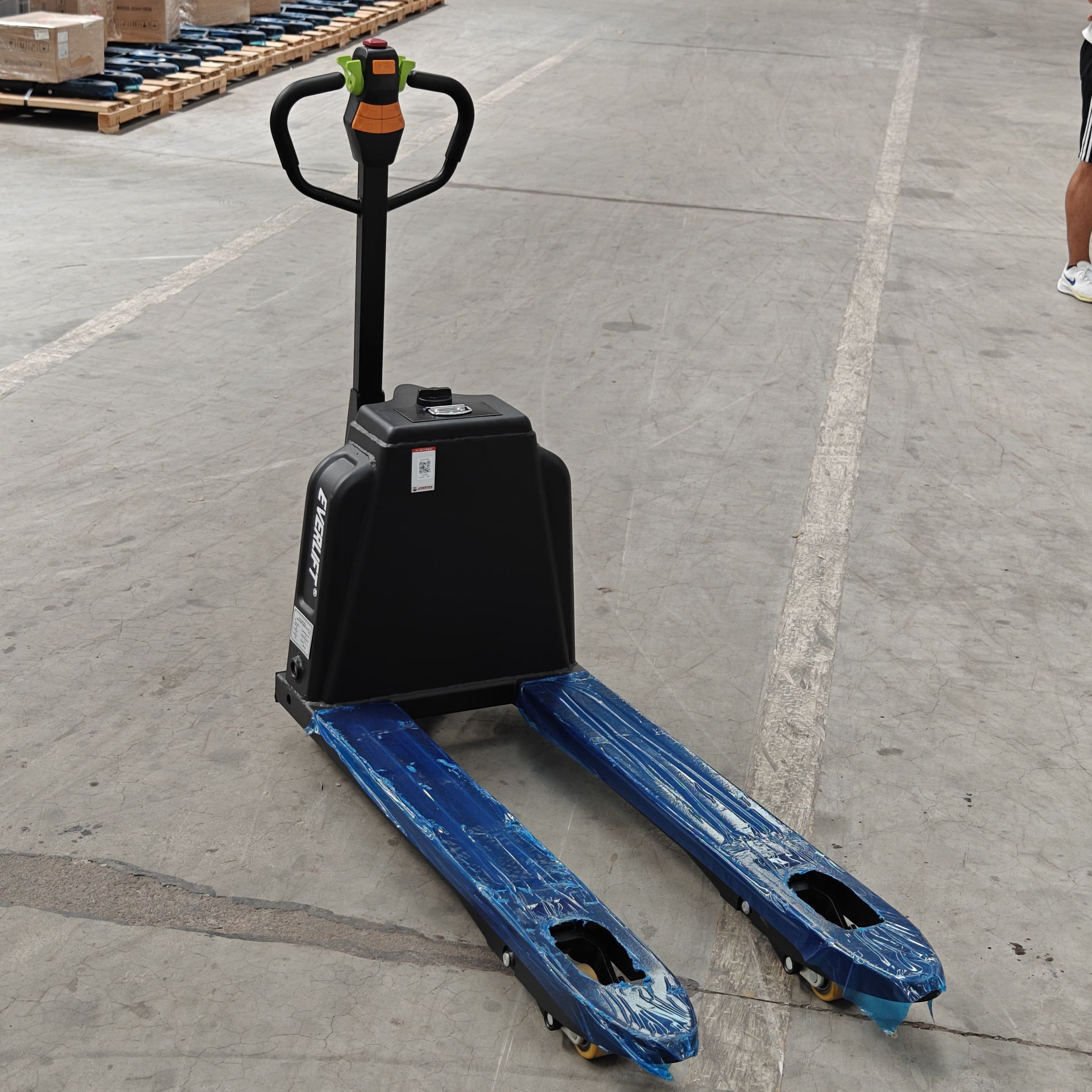 Электрическая тележка Everlift Electr Pallet Jack 2000 кг 48 В Зарядное устройство для электрической тележки ELEP-15 (TLI)