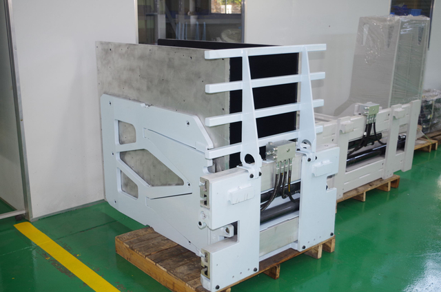 Картонный зажим для вилочного погрузчика и детали от Everlift 