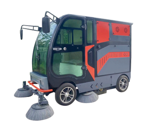 Четырехколесная подметальная машина Everlift M-2400 2024 года