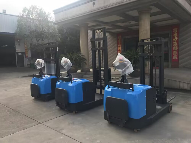 Электрический штабелер с противовесом Everlift 800 кг, двухступенчатый подъемник с мачтой, электрический штабелер, заводская цена, цена на электрический штабелер