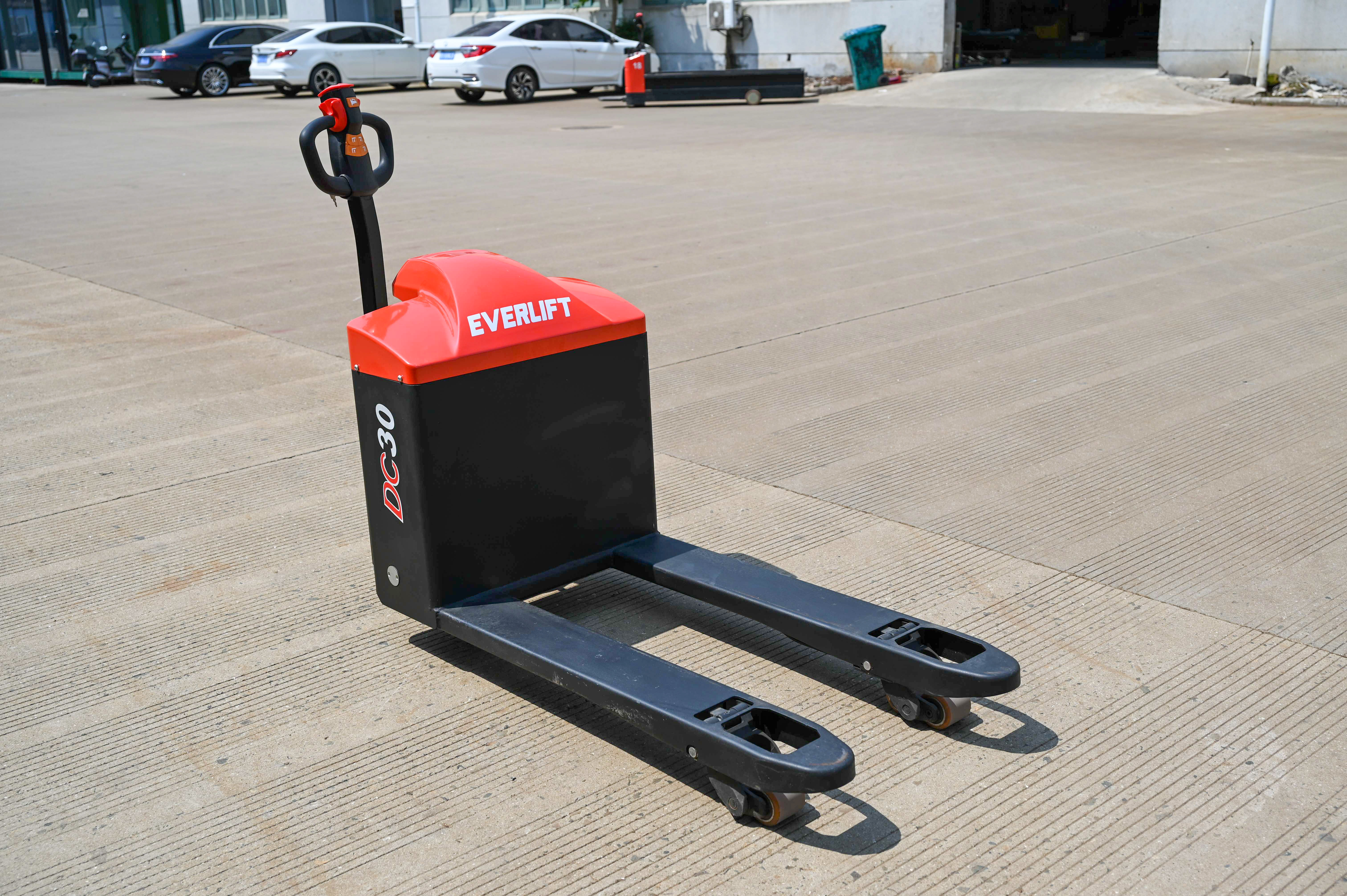 Новая модель Everlift 3 тонны внедорожной электрической тележки с электроприводом