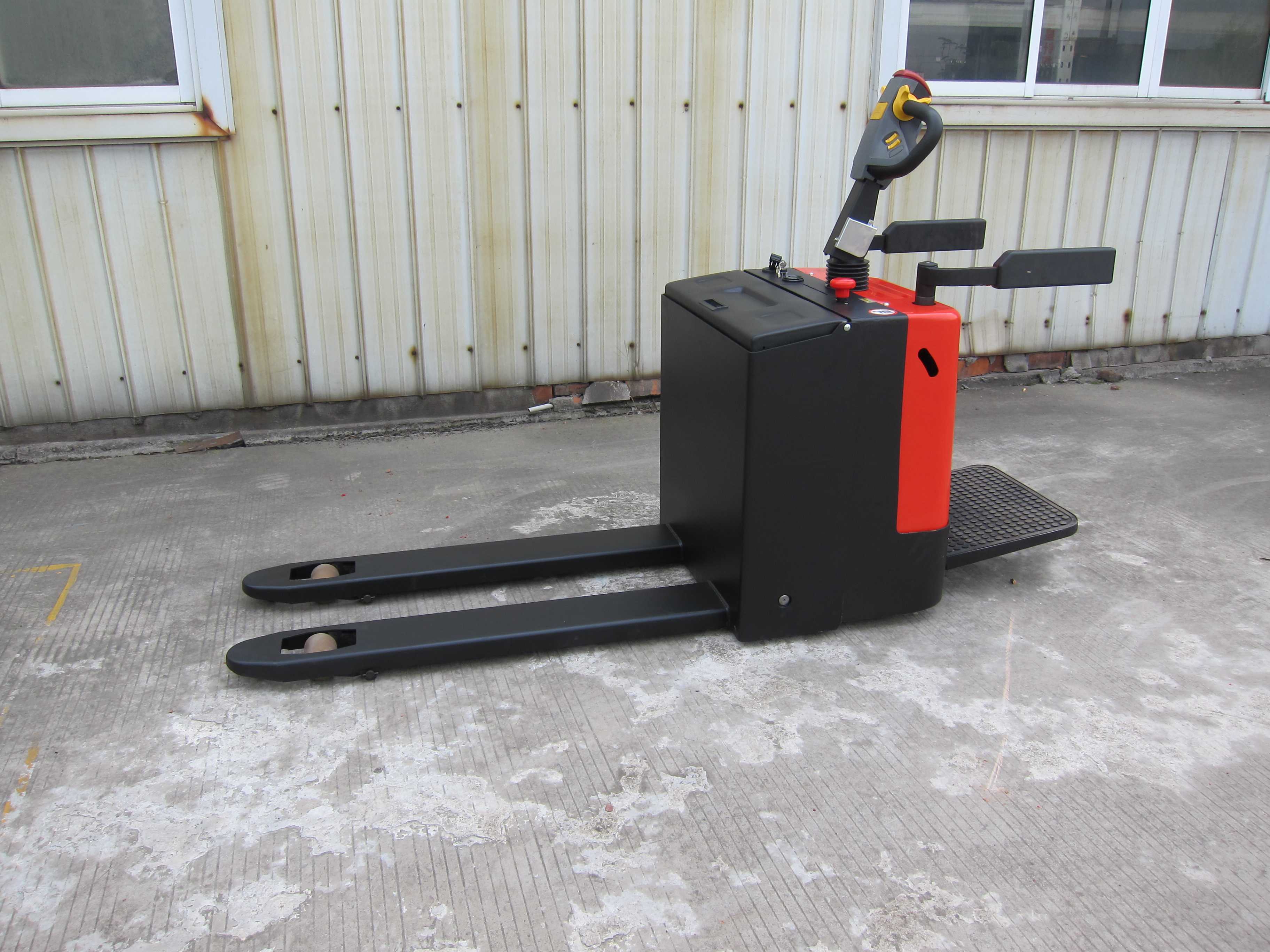 Домкрат для поддонов Everlift Electrico 2 т, 2000 кг, емкость 4400 фунтов, полностью электрический домкрат для поддонов с литиевой батареей ELEP-20G